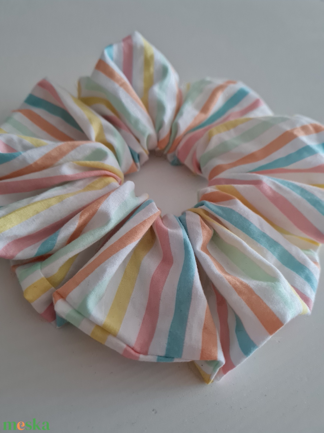 XL Színes csíkos scrunchie - hajgumi - ruha & divat - hajdísz & hajcsat - hajgumi - Meska.hu XL Színes csíkos scrunchie - hajgumi - ruha & divat - hajdísz & hajcsat - hajgumi - Meska.hu