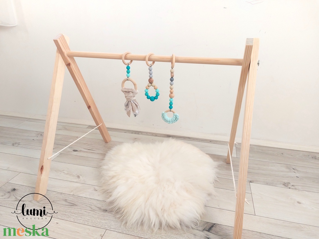 BABYGYM - Babatornáztató - Türkizkék/natúr - játék & sport - mozgásfejlesztő játékok - Meska.hu BABYGYM - Babatornáztató - Türkizkék/natúr - játék & sport - mozgásfejlesztő játékok - Meska.hu