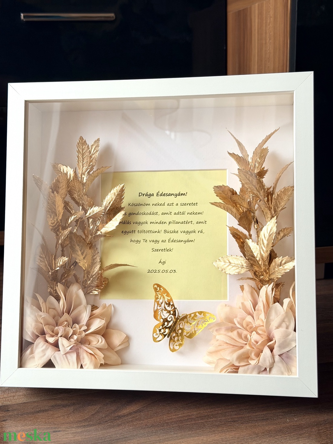 Szülő/nagyszülő köszöntő képkeret - arany színű növénnyel és pillangóval  - esküvő - emlék & ajándék - szülőköszöntő ajándék - Meska.hu