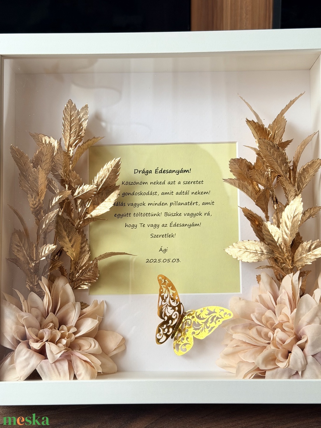 Szülő/nagyszülő köszöntő képkeret - arany színű növénnyel és pillangóval  - esküvő - emlék & ajándék - szülőköszöntő ajándék - Meska.hu