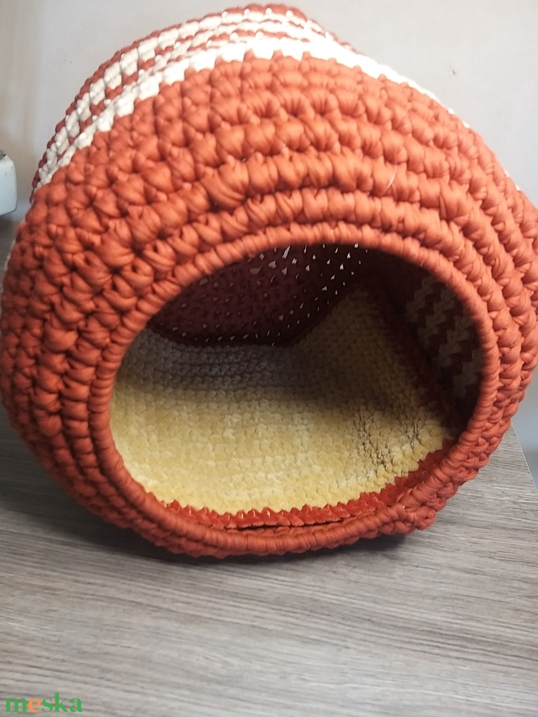 Horgolt cicabújó, kisállatfekhely - otthon & életmód - kisállatoknak - cicáknak & macskáknak - Meska.hu