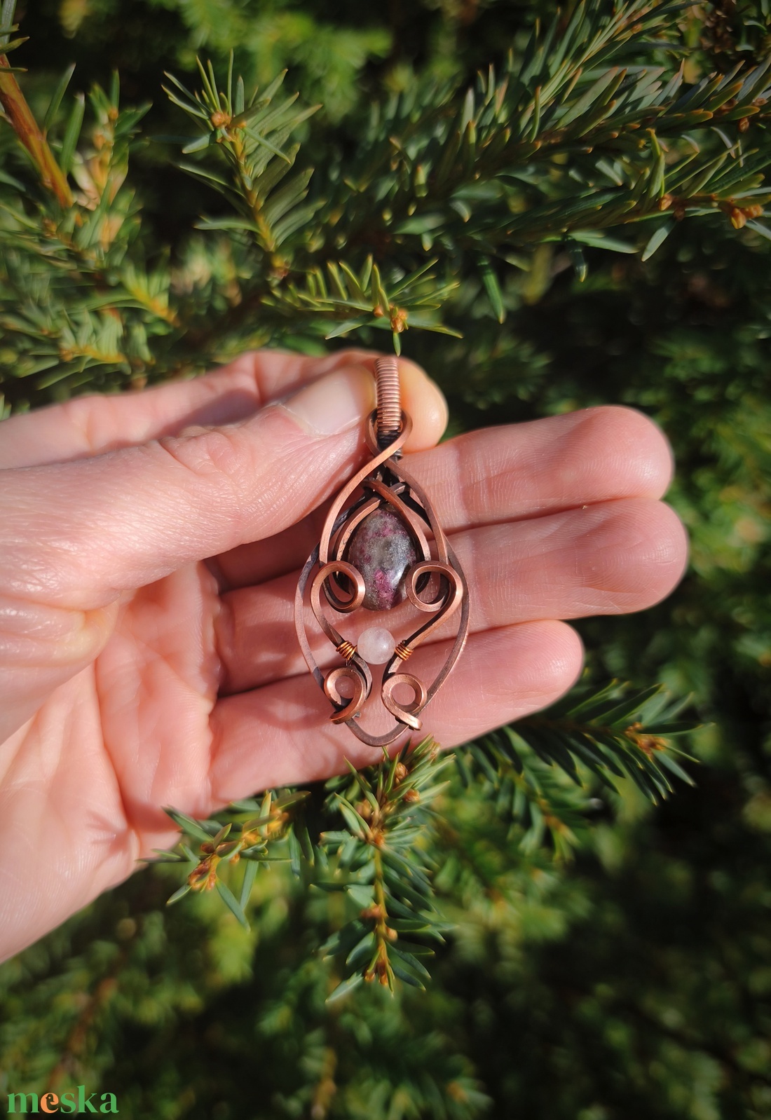 Eudialit medál - ékszer - nyaklánc - medálos nyaklánc - Meska.hu