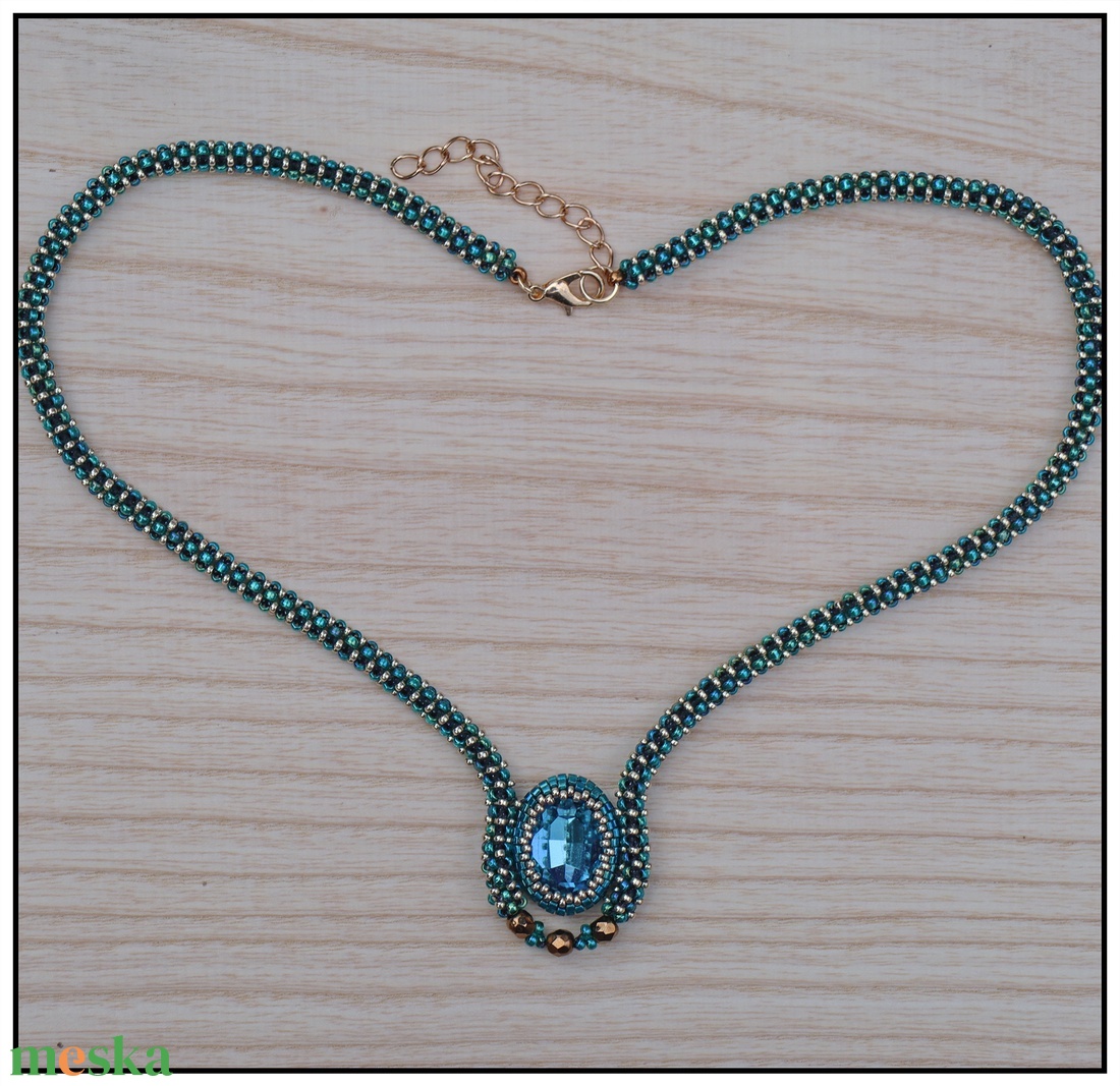 Bellis nyaklánc - ékszer - nyaklánc - gyöngyös nyaklánc - Meska.hu