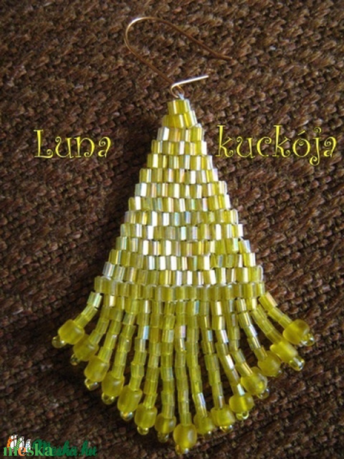 Csodasárga rojtos háromszög - ékszer - fülbevaló - lógó fülbevaló - Meska.hu