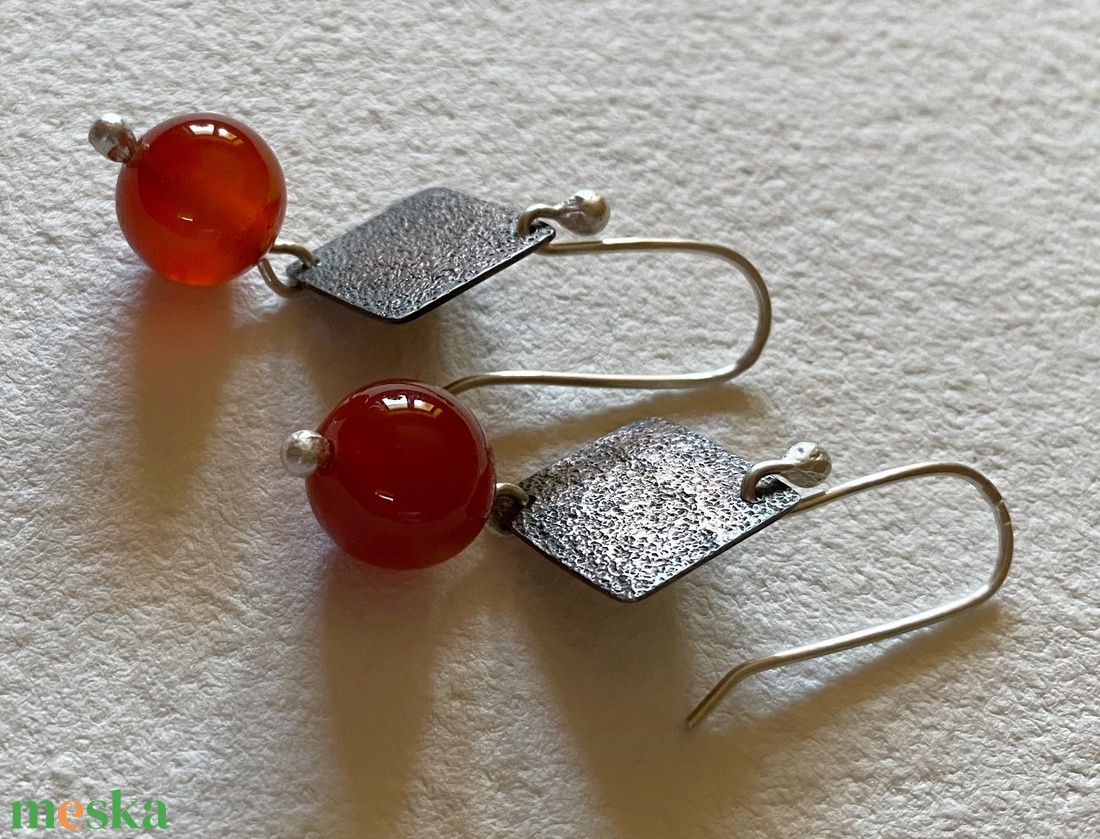 Ezüst fülbevaló karneollal - ékszer - fülbevaló - lógó fülbevaló - Meska.hu