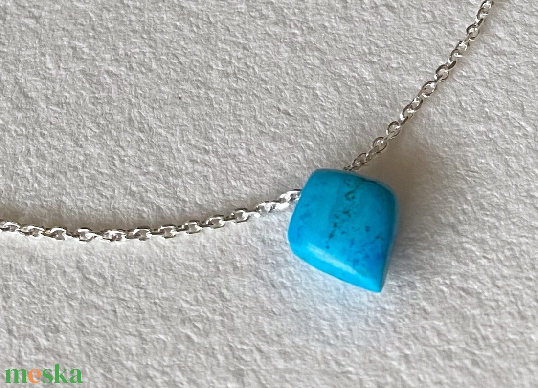 Minimál nyaklánc türkizzel - ékszer - nyaklánc - gyöngyös nyaklánc - Meska.hu