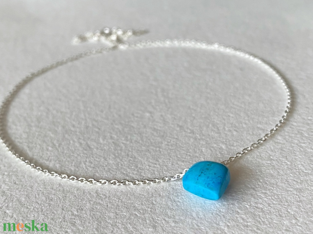 Minimál nyaklánc türkizzel - ékszer - nyaklánc - gyöngyös nyaklánc - Meska.hu