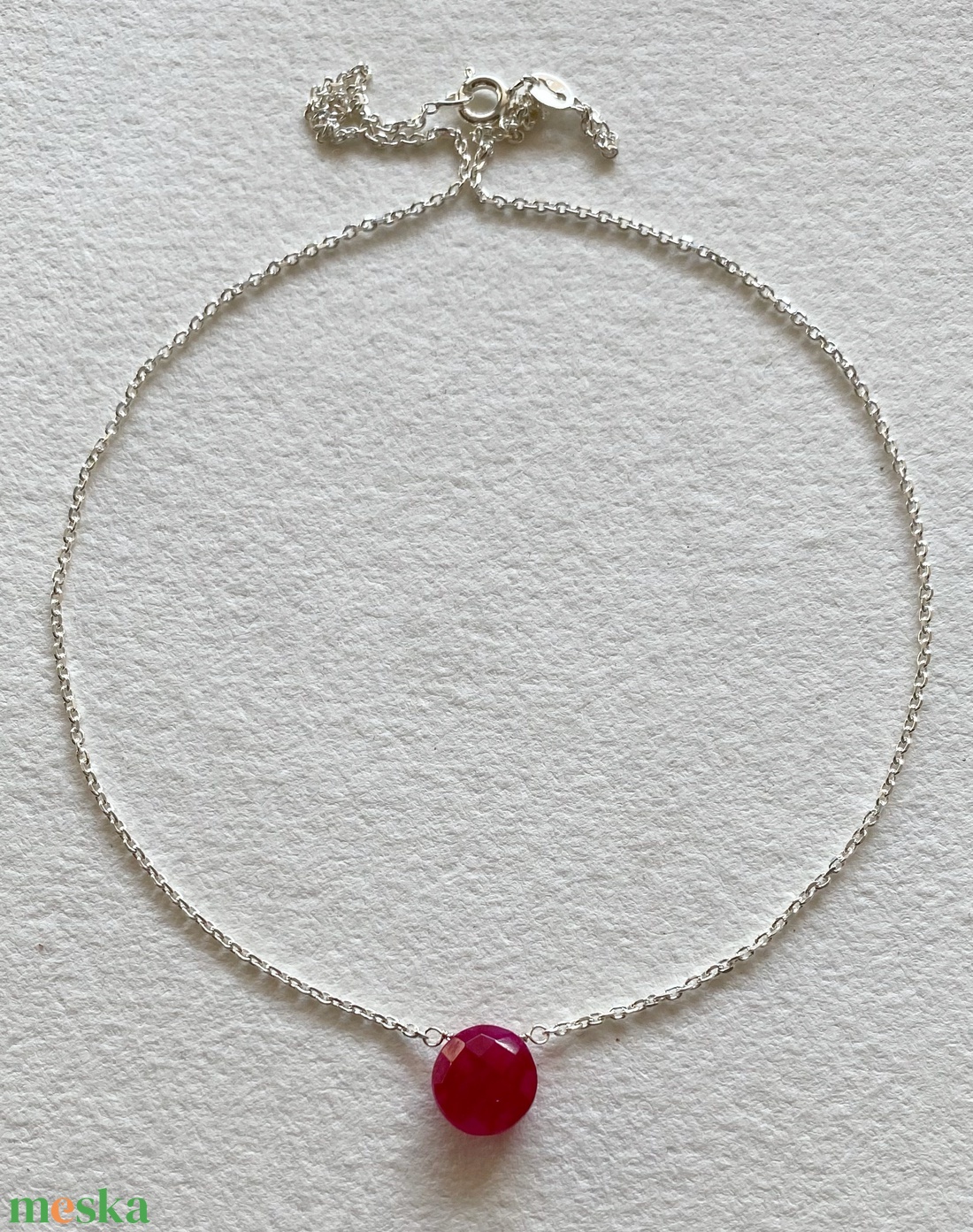 Minimál nyaklánc rubinnal - ékszer - nyaklánc - medálos nyaklánc - Meska.hu