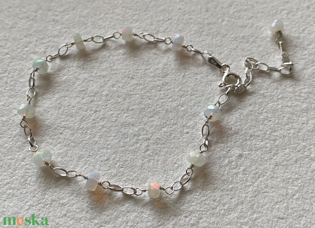 Karkötő opállal - ékszer - karkötő - lánc karkötő - Meska.hu