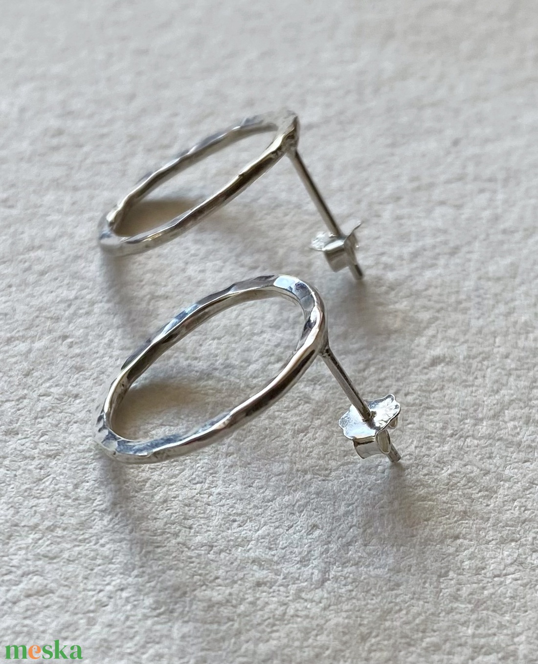 Kör ezüst bedugós fülbevaló  - ékszer - fülbevaló - lógós kerek fülbevaló - Meska.hu