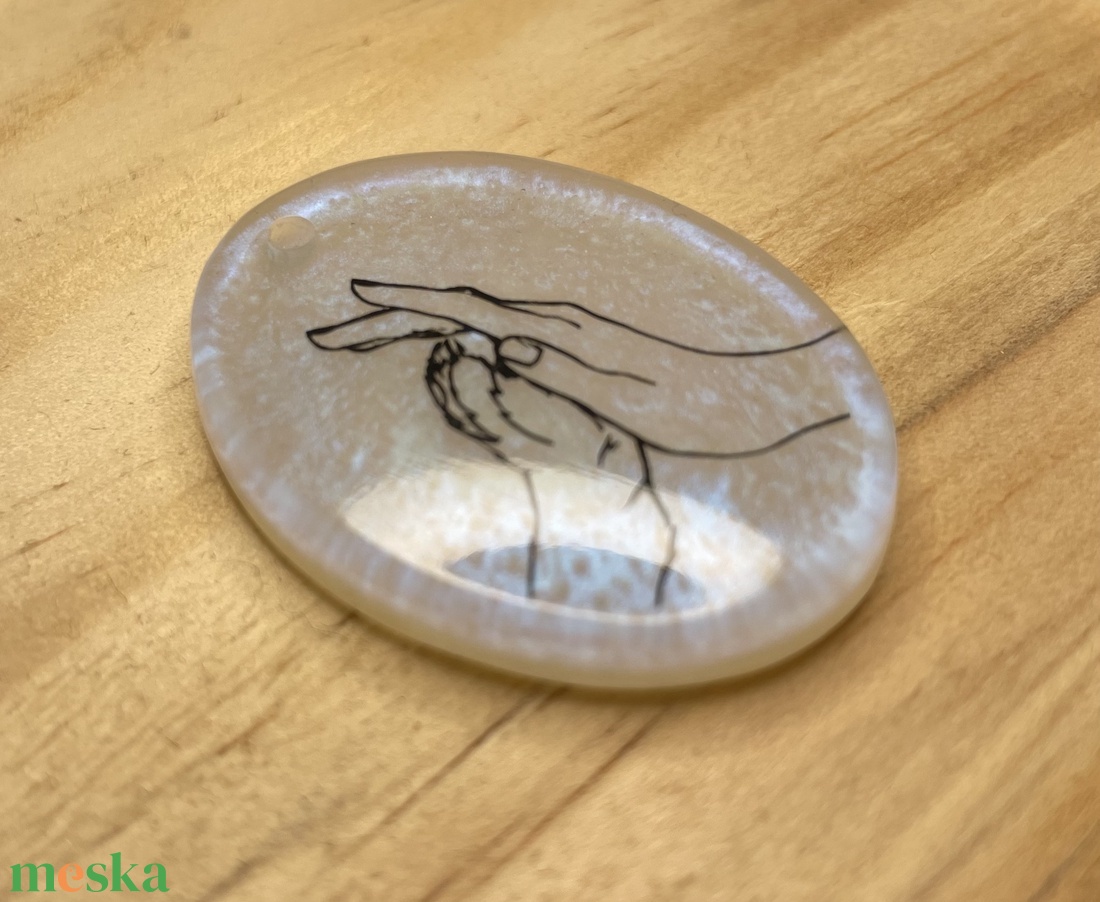 Kutya mancs és kéz motívumos medál  UV gyantából, lánc nélkül - ékszer - nyaklánc - medál - Meska.hu