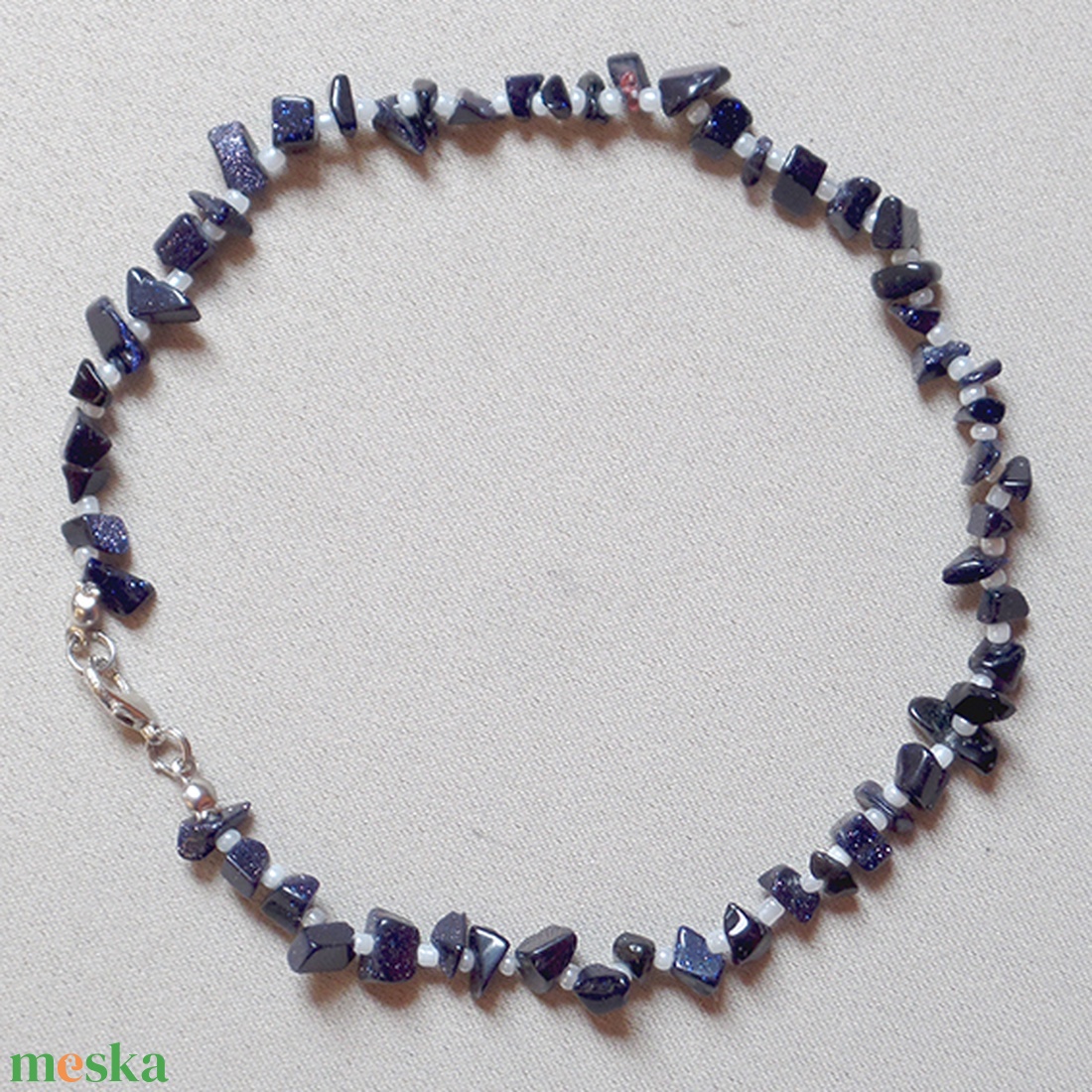 Gyermek nyaklánc (Kék napkő - 37 cm) - ékszer - nyaklánc - gyöngyös nyaklánc - Meska.hu