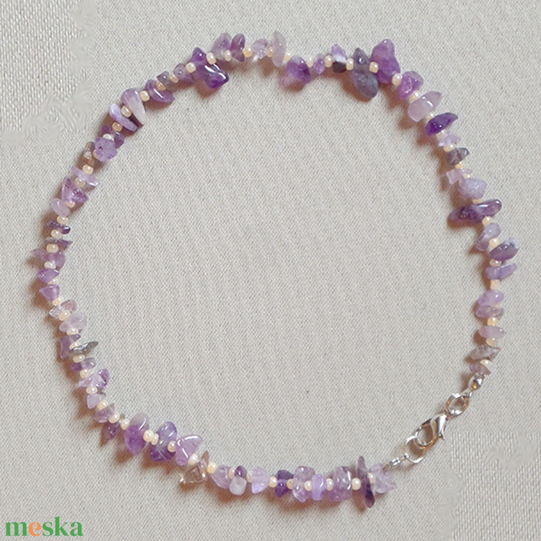 Gyermek nyaklánc (Ametiszt - 32 cm) - ékszer - nyaklánc - gyöngyös nyaklánc - Meska.hu