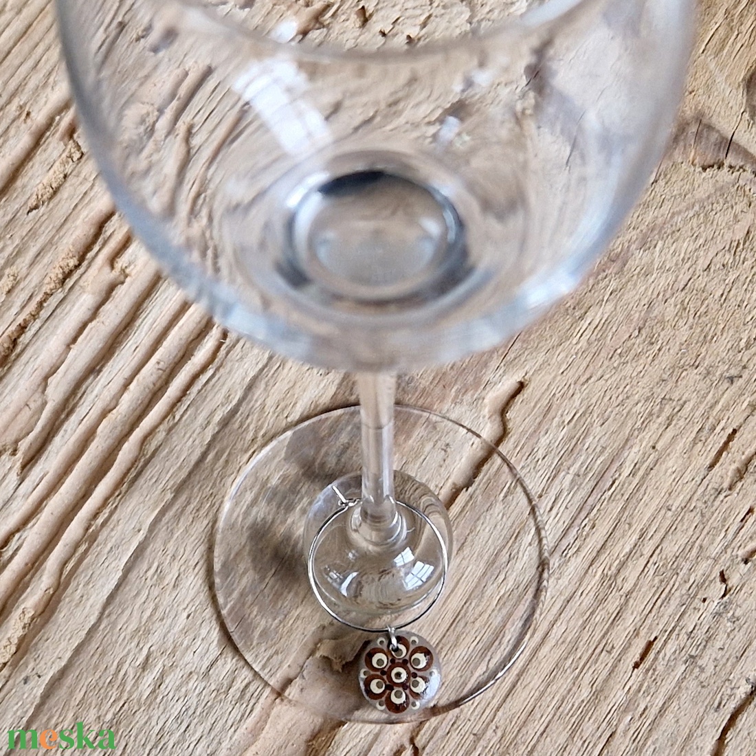 Pohár jelölő karika pontfestett függővel (barna-drapp) - otthon & életmód - konyhafelszerelés, tálalás - tálalás - boros poharak, szettek - Meska.hu