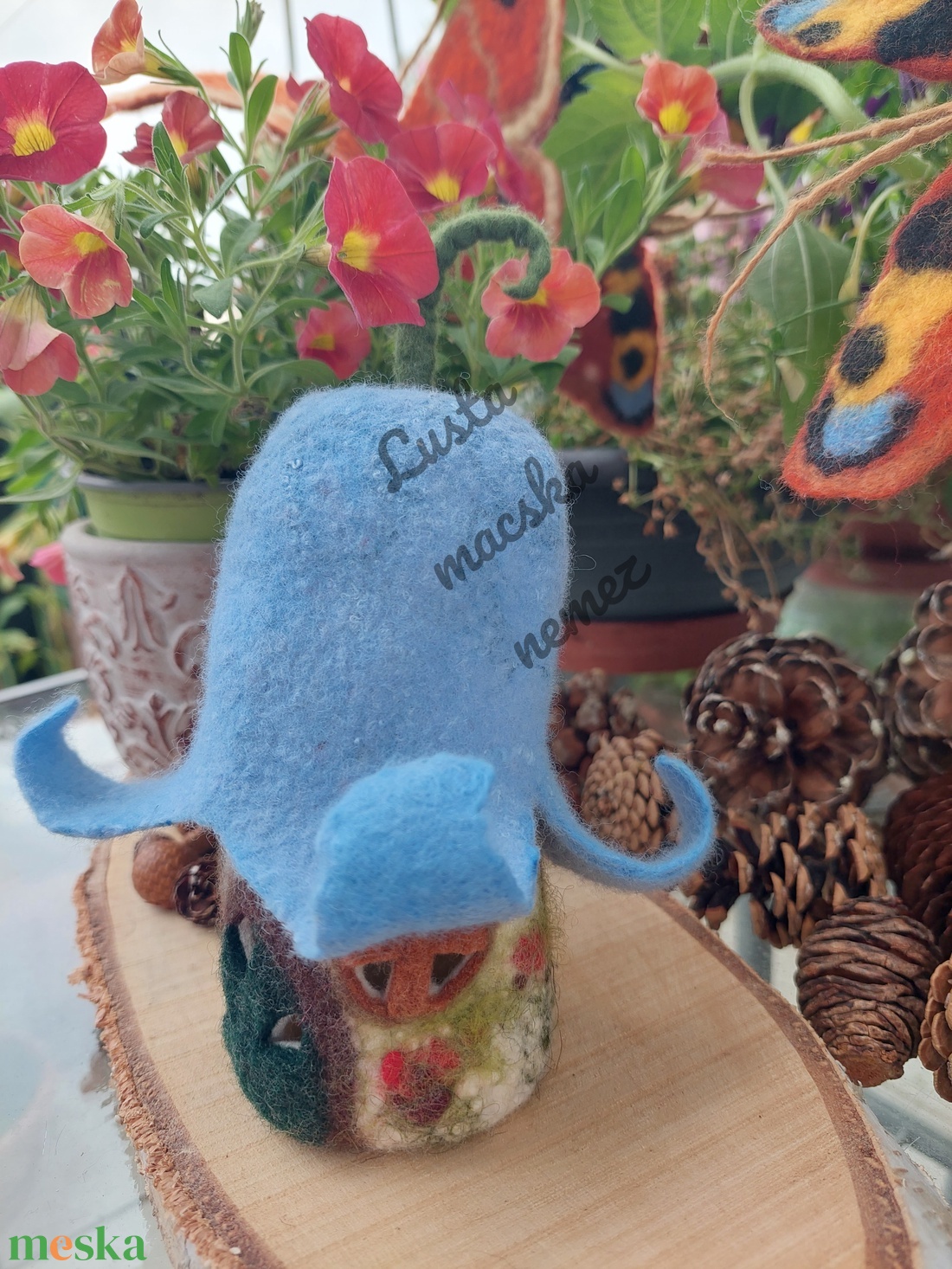 Manóház kék tulipántetővel - otthon & életmód - dekoráció - manók - Meska.hu Manóház kék tulipántetővel - otthon & életmód - dekoráció - manók - Meska.hu