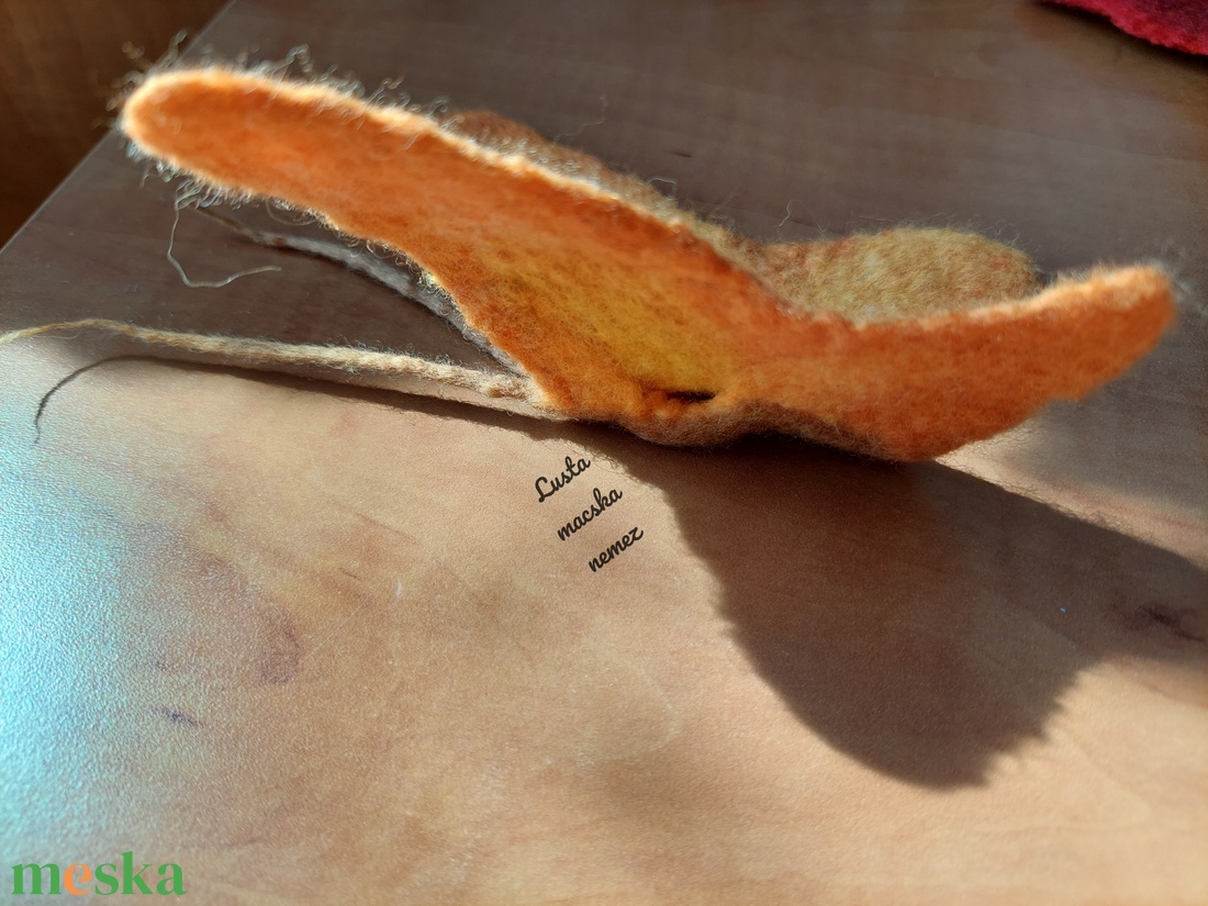 Sárga narancssárga nemez lepke - ruha & divat - hajdísz & hajcsat - hajcsat & hajtű - Meska.hu