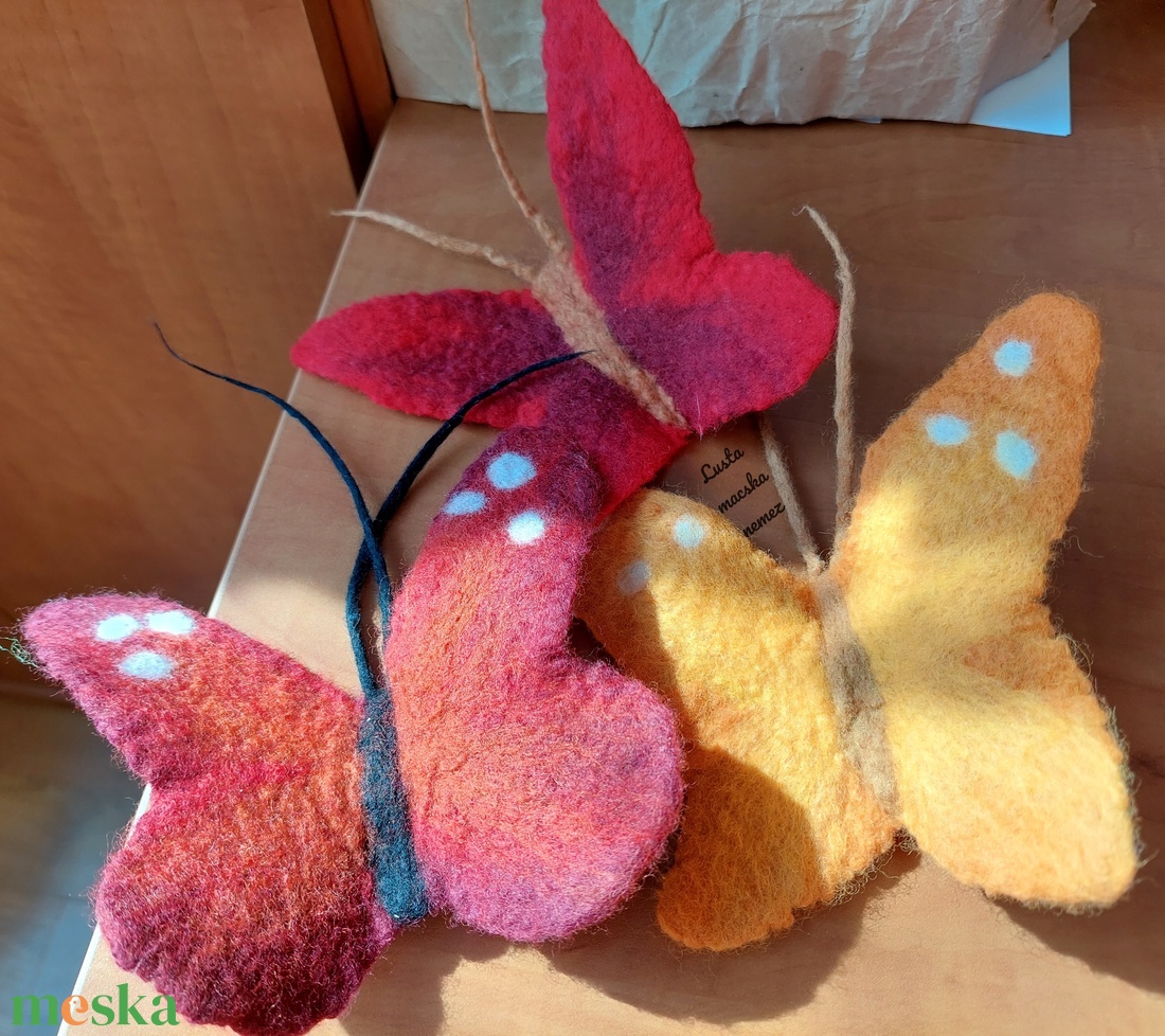 Sárga narancssárga nemez lepke - ruha & divat - hajdísz & hajcsat - hajcsat & hajtű - Meska.hu