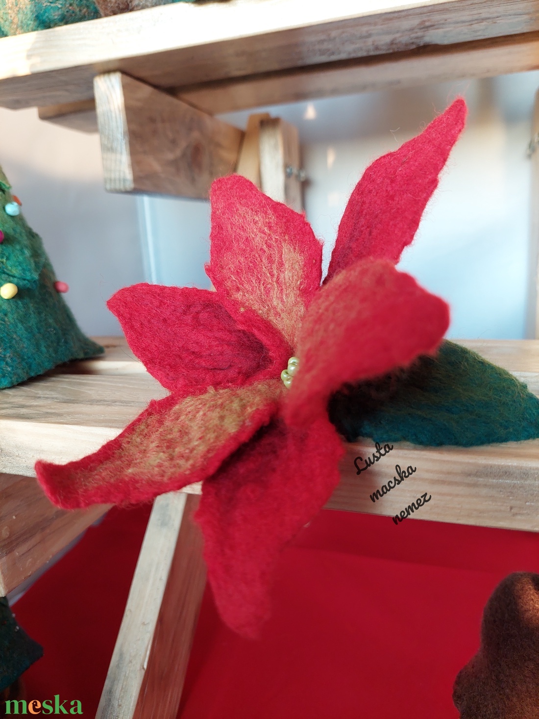 Piros nemez mikulásvirág - ruha & divat - hajdísz & hajcsat - hajcsat & hajtű - Meska.hu