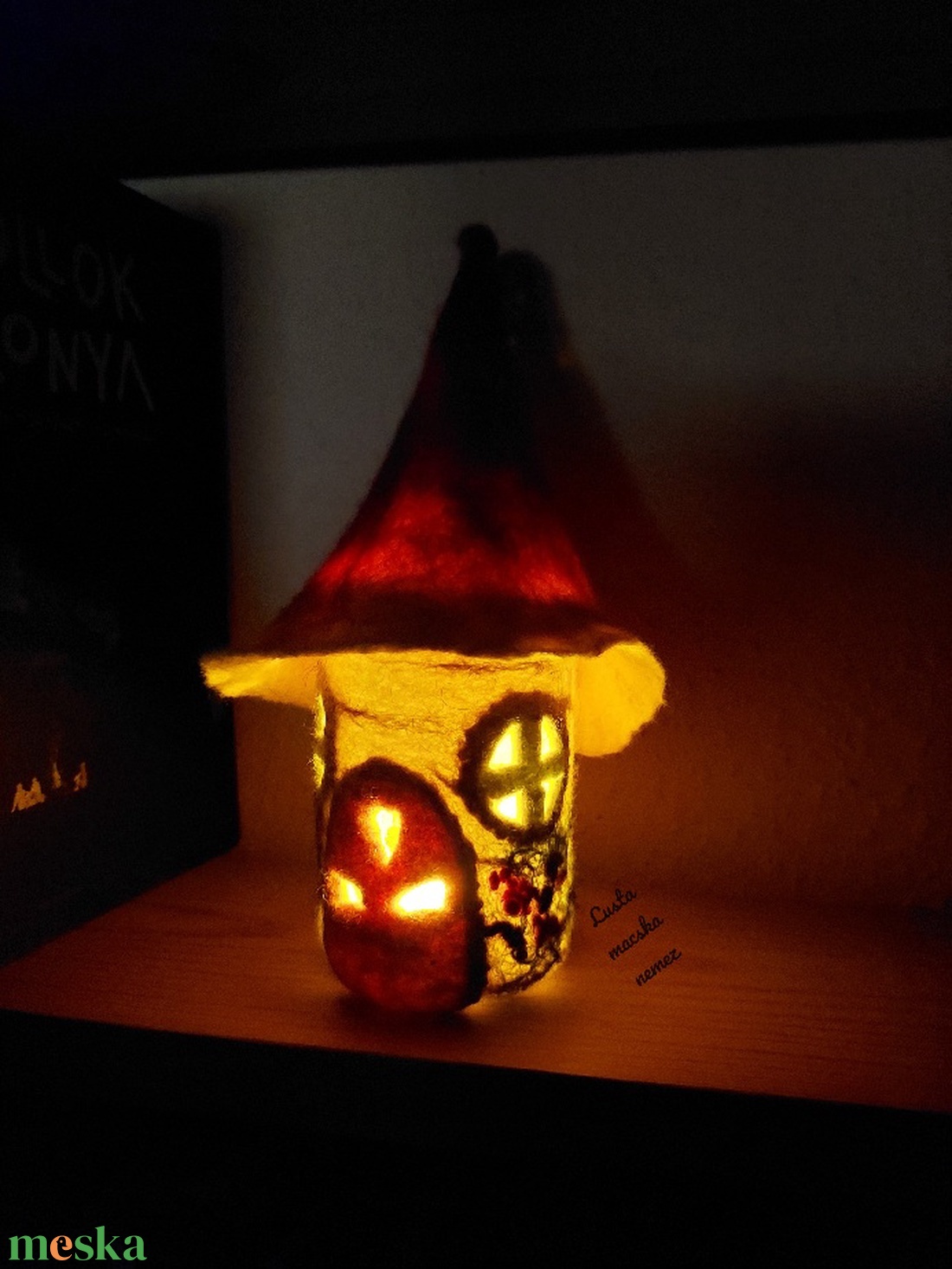 Manóház lámpás sárga piros kunkori kalappal - otthon & életmód - dekoráció - dísztárgy - Meska.hu Manóház lámpás sárga piros kunkori kalappal - otthon & életmód - dekoráció - dísztárgy - Meska.hu
