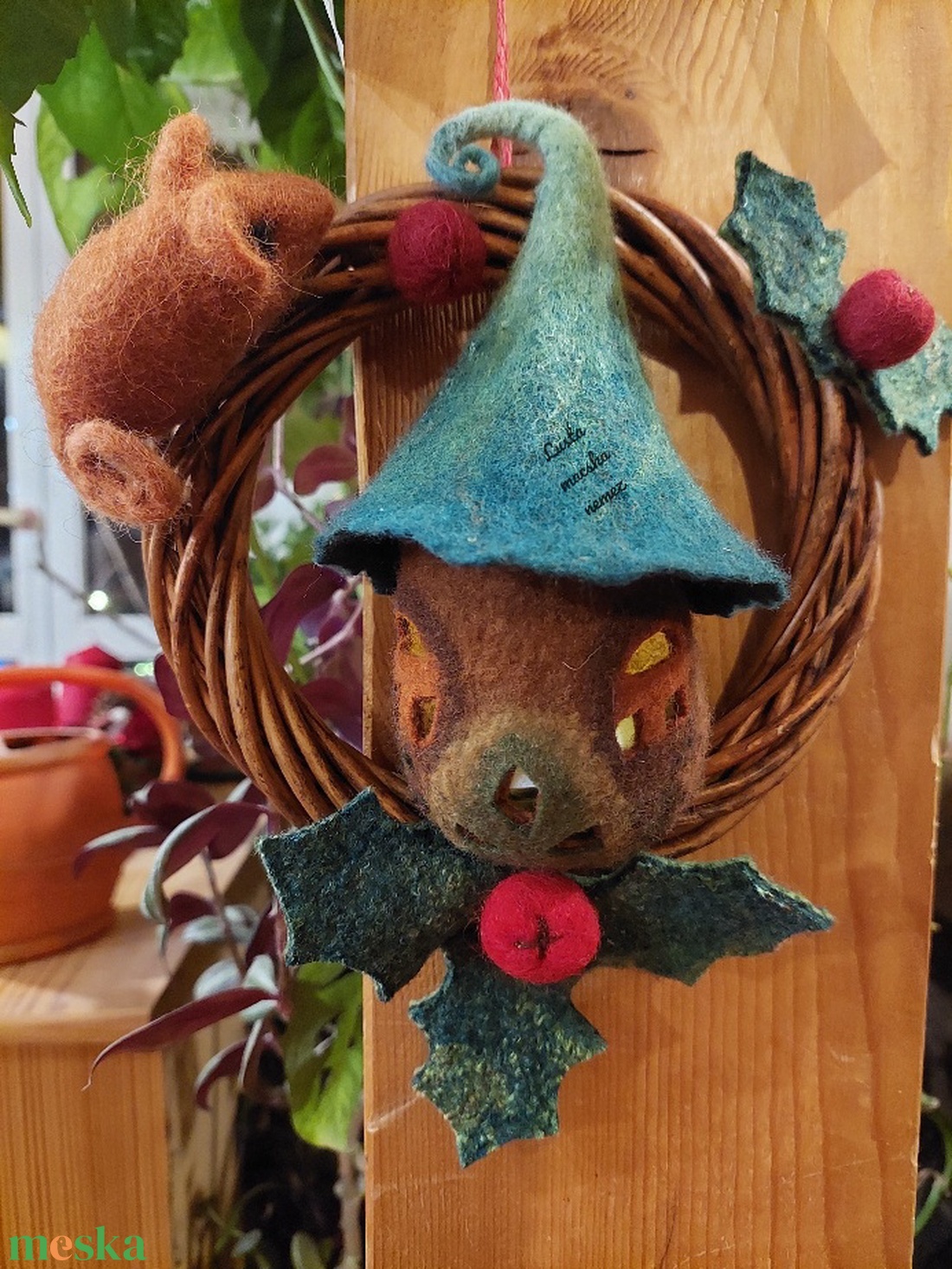 Ajtódísz nemez manóházzal és egérkével - otthon & életmód - dekoráció - ajtó- és ablak dekoráció - ajtódísz & kopogtató - Meska.hu Ajtódísz nemez manóházzal és egérkével - otthon & életmód - dekoráció - ajtó- és ablak dekoráció - ajtódísz & kopogtató - Meska.hu