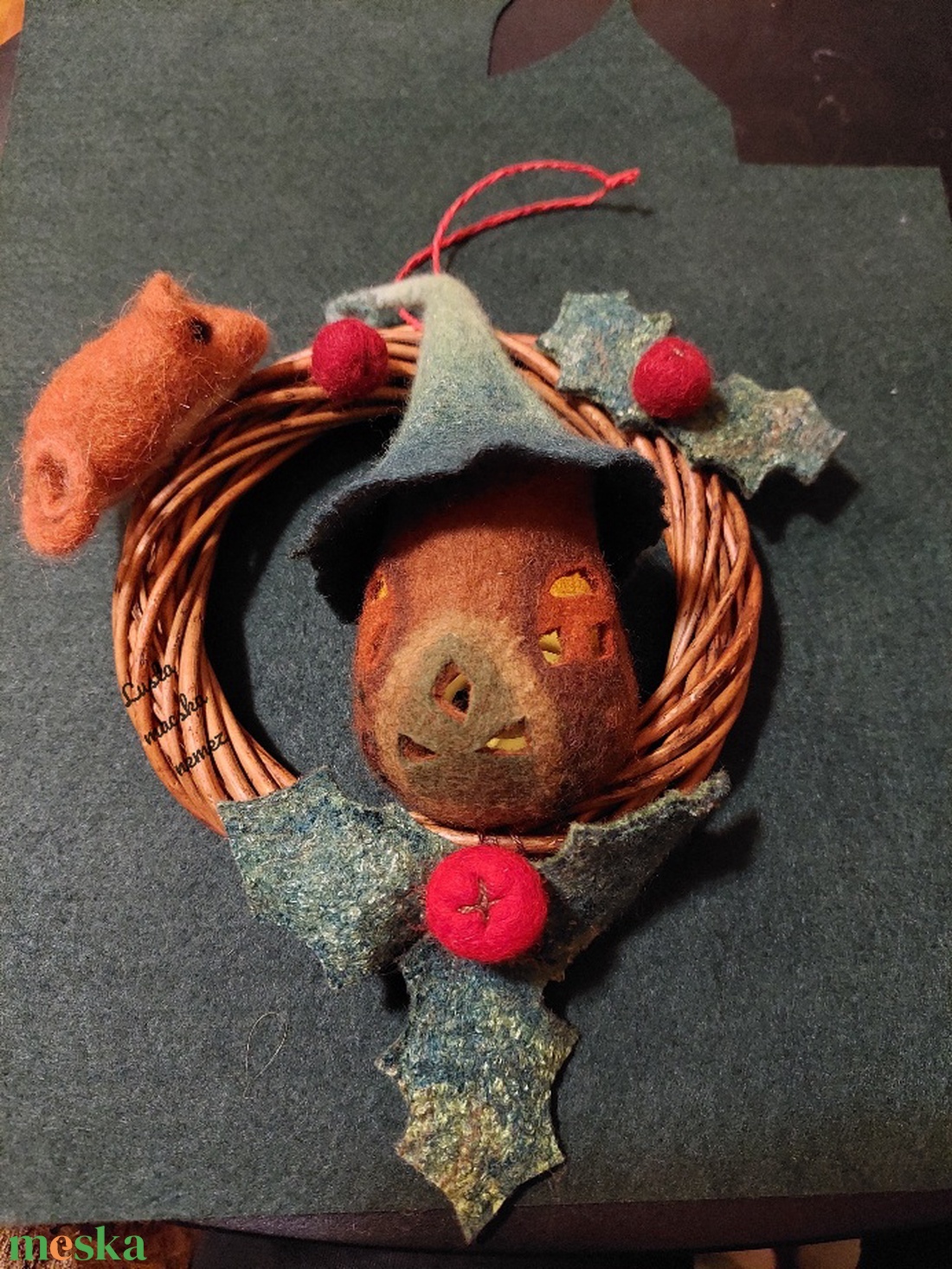 Ajtódísz nemez manóházzal és egérkével - otthon & életmód - dekoráció - ajtó- és ablak dekoráció - ajtódísz & kopogtató - Meska.hu Ajtódísz nemez manóházzal és egérkével - otthon & életmód - dekoráció - ajtó- és ablak dekoráció - ajtódísz & kopogtató - Meska.hu