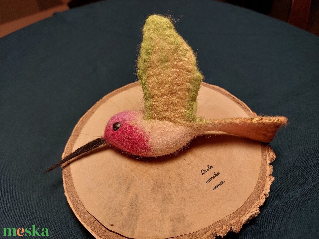 Nemez kolibri rózsaszín-zöld - otthon & életmód - dekoráció - ajtó- és ablak dekoráció - ablakdísz - Meska.hu Nemez kolibri rózsaszín-zöld - otthon & életmód - dekoráció - ajtó- és ablak dekoráció - ablakdísz - Meska.hu