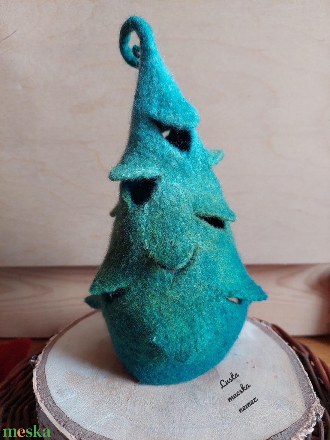 Nemez fenyőfa kunkorral kerek aljú - karácsony - karácsonyi lakásdekoráció - karácsonyi lakásdíszek - Meska.hu