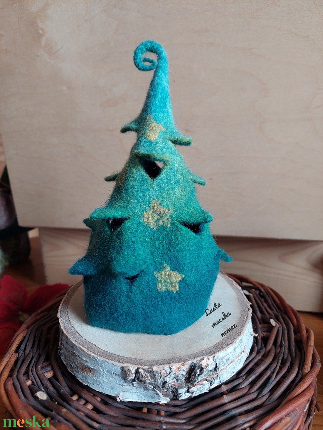 Nemez fenyőfa kunkorral mintás kerek aljú - karácsony - karácsonyi lakásdekoráció - karácsonyi lakásdíszek - Meska.hu