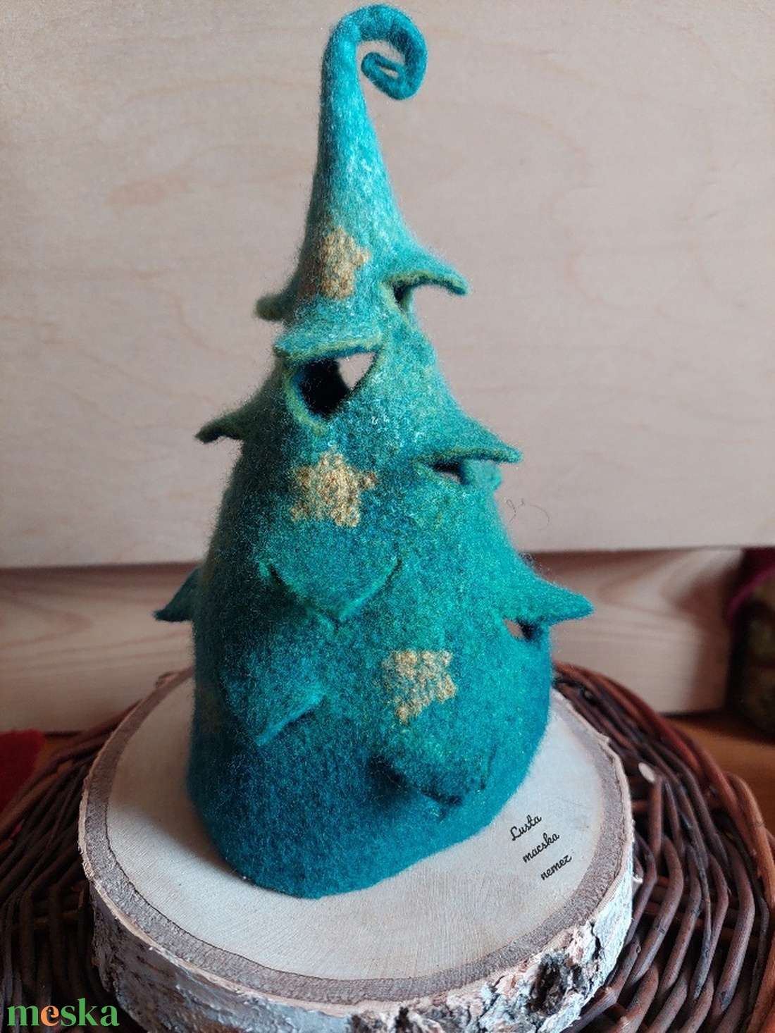 Nemez fenyőfa kunkorral mintás kerek aljú - karácsony - karácsonyi lakásdekoráció - karácsonyi lakásdíszek - Meska.hu