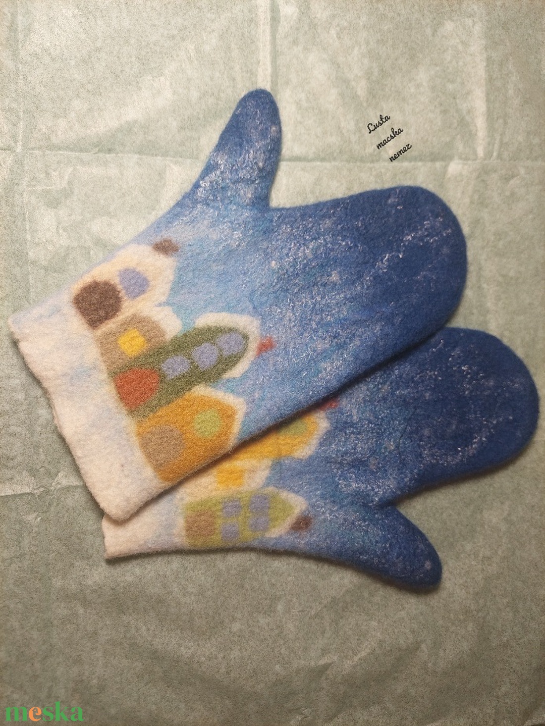 Nemez kesztyű párban házikós mintával - ruha & divat - sál, sapka, kendő - kesztyű - Meska.hu