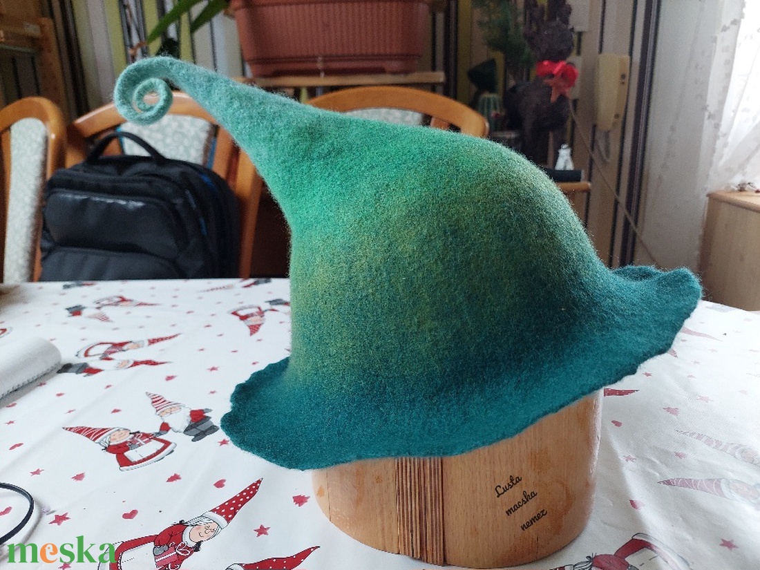 Nemez manó sapka zöld - ruha & divat - sál, sapka, kendő - kalap - Meska.hu