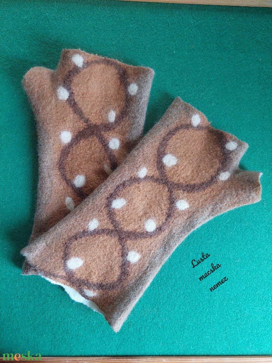 Nemez kézmelegítő barna mintás - ruha & divat - sál, sapka, kendő - kesztyű - Meska.hu