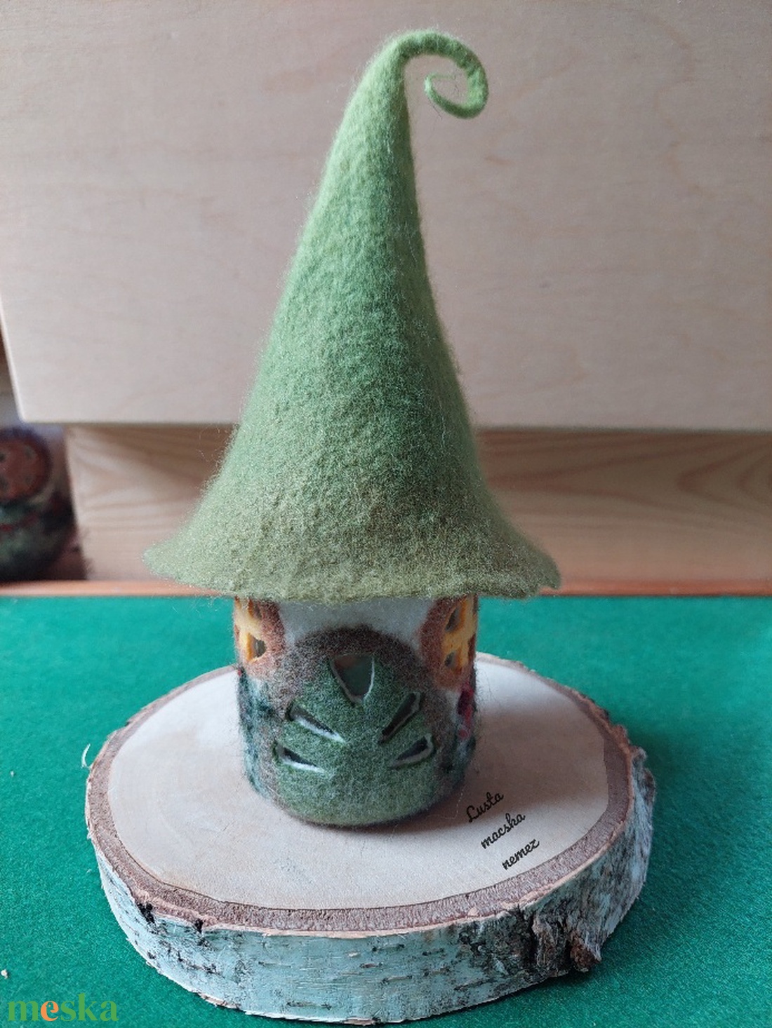 Manóház zöld átmenetes kunkori kalappal - otthon & életmód - dekoráció - dísztárgy - Meska.hu