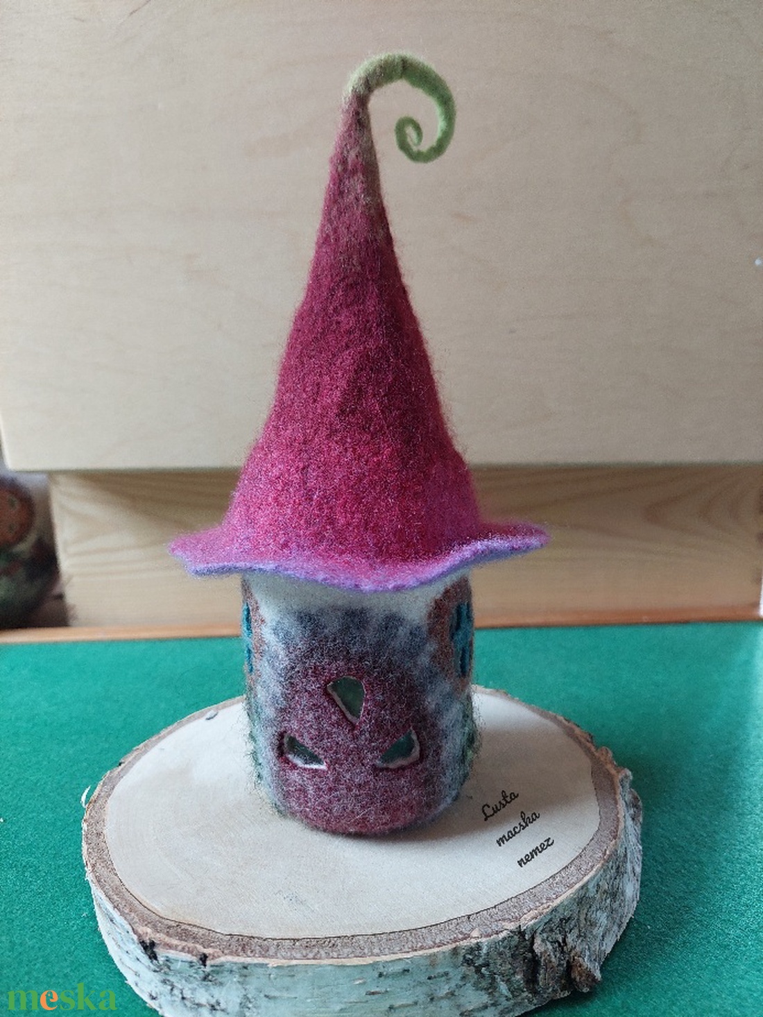 Manóház átmenetes virág kunkori kalappal - otthon & életmód - dekoráció - dísztárgy - Meska.hu