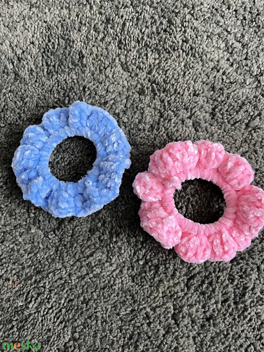 Horgolt hajgumi, Scrunchie - ruha & divat - hajdísz & hajcsat - hajgumi - Meska.hu