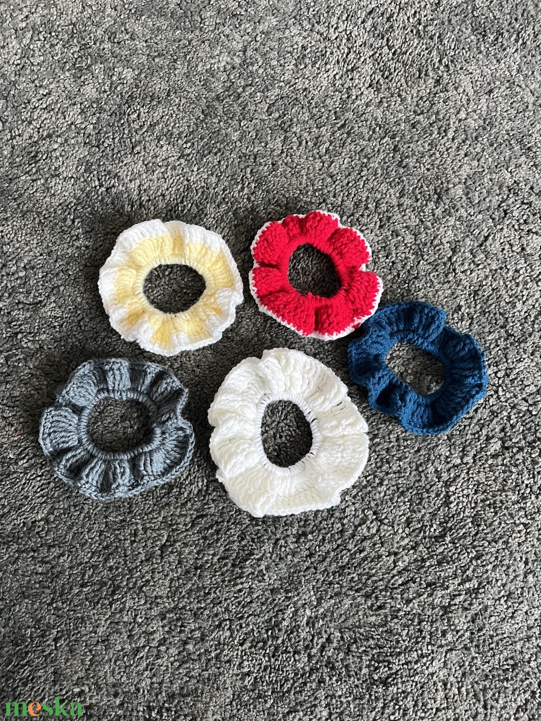 Luvia - Scrunchie, horgolt hajgumi  - ruha & divat - hajdísz & hajcsat - hajgumi - Meska.hu