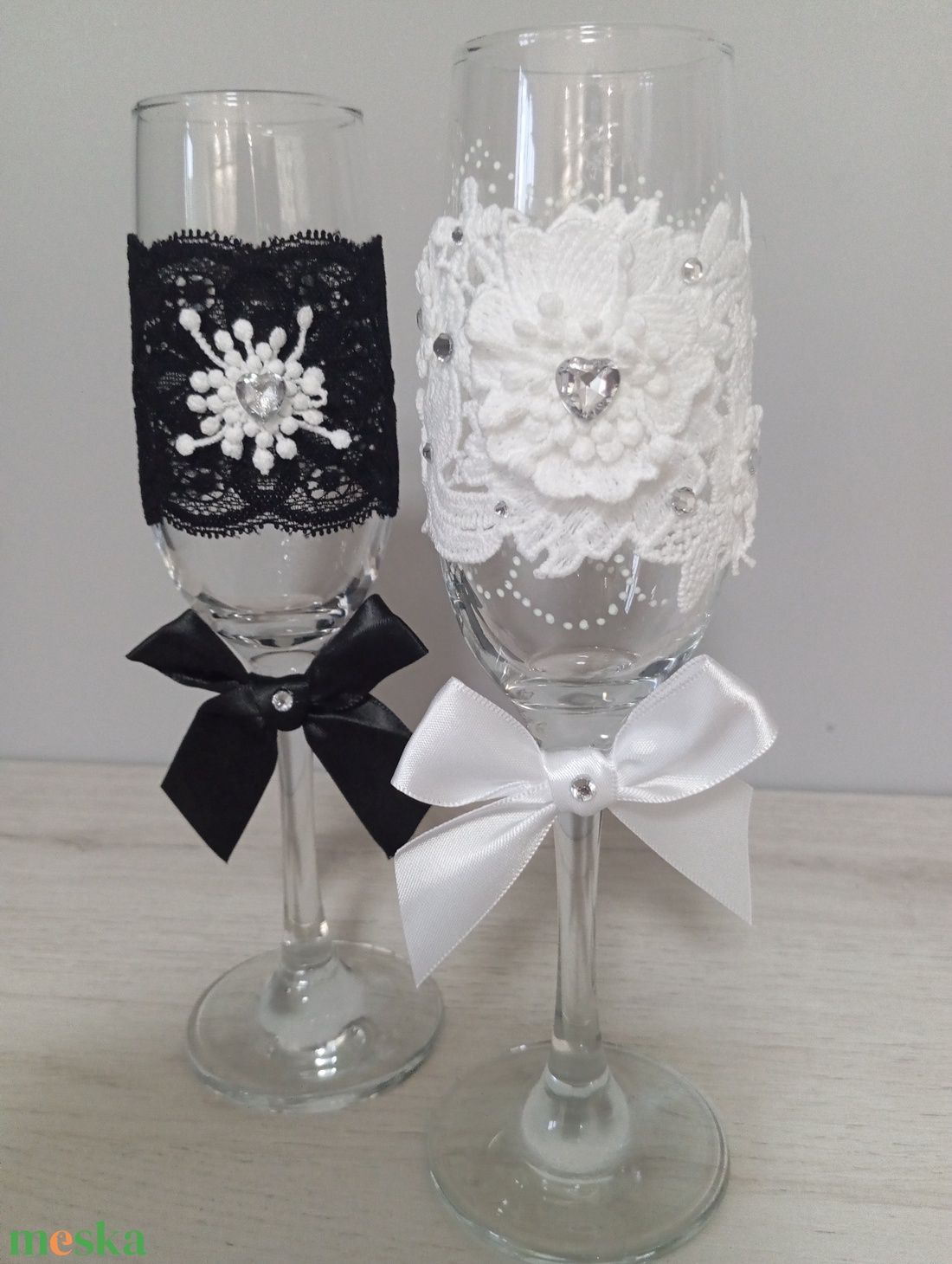 Handmade esküvői pezsgős poharak - otthon & életmód - dekoráció - asztal és polc dekoráció - asztaldísz - Meska.hu Handmade esküvői pezsgős poharak - otthon & életmód - dekoráció - asztal és polc dekoráció - asztaldísz - Meska.hu