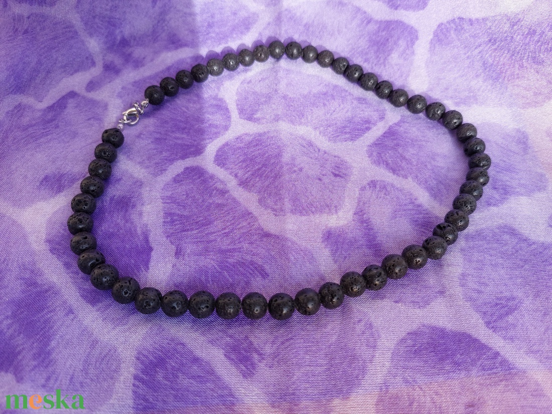 Lávakő ásványnyaklánc nemesacél kapoccsal - ékszer - nyaklánc - gyöngyös nyaklánc - Meska.hu