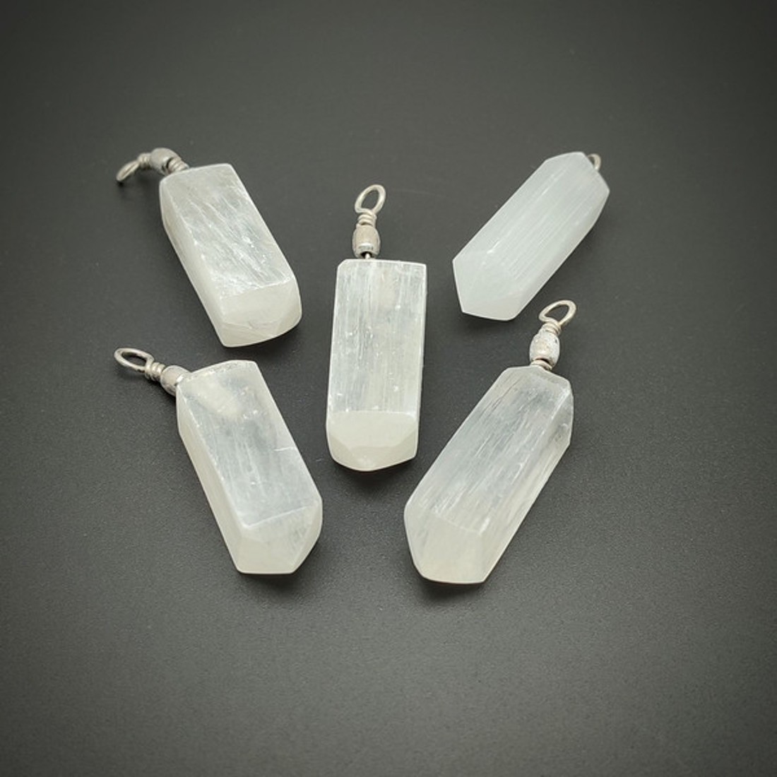 Tisztító energia szelenit hatszög csúcs medál 15x35mm - ékszer - nyaklánc - medál - Meska.hu