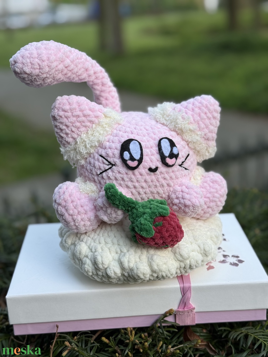 Strawbie- Álom a legédesebb eperről amigurumi horgolási minta - diy (csináld magad) - szabásminta, útmutató - horgolási minta - Meska.hu