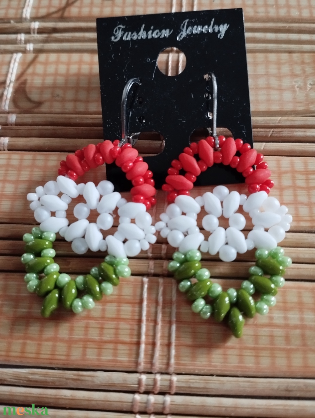 Kokárda nemzeti színű fülbevaló - ékszer - fülbevaló - lógó fülbevaló - Meska.hu