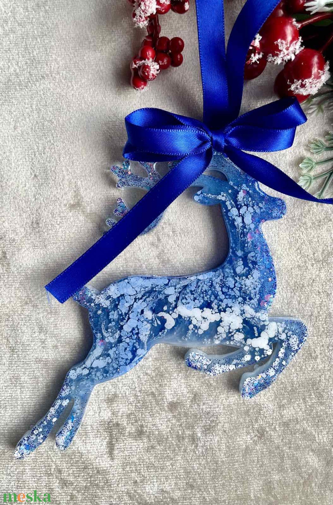 Kék szarvas gyanta dísz  kézzel készült karácsonyfadísz csillogó mintával és szatén szalaggal - karácsony - karácsonyi lakásdekoráció - karácsonyfadíszek - Meska.hu Kék szarvas gyanta dísz  kézzel készült karácsonyfadísz csillogó mintával és szatén szalaggal - karácsony - karácsonyi lakásdekoráció - karácsonyfadíszek - Meska.hu