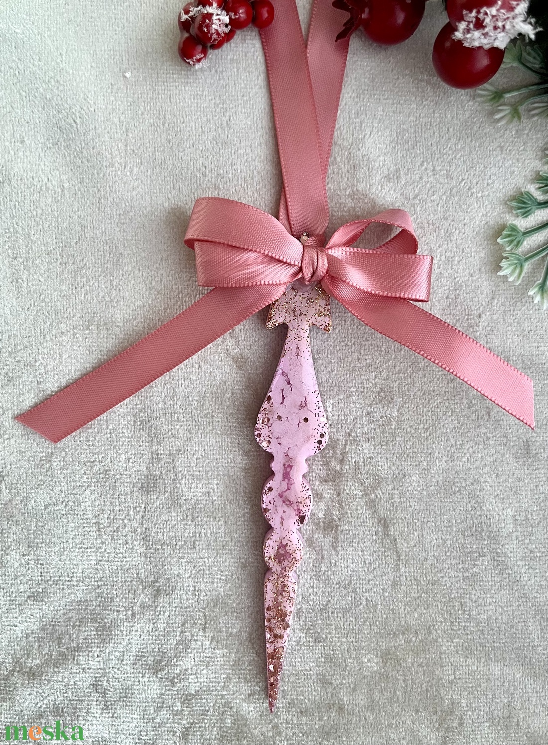 Rózsaszín tündér, szarvas és jégcsap epoxi karácsonyfadísz szett  kézzel készült, mesés karácsonyi dekoráció - karácsony - karácsonyi lakásdekoráció - karácsonyfadíszek - Meska.hu