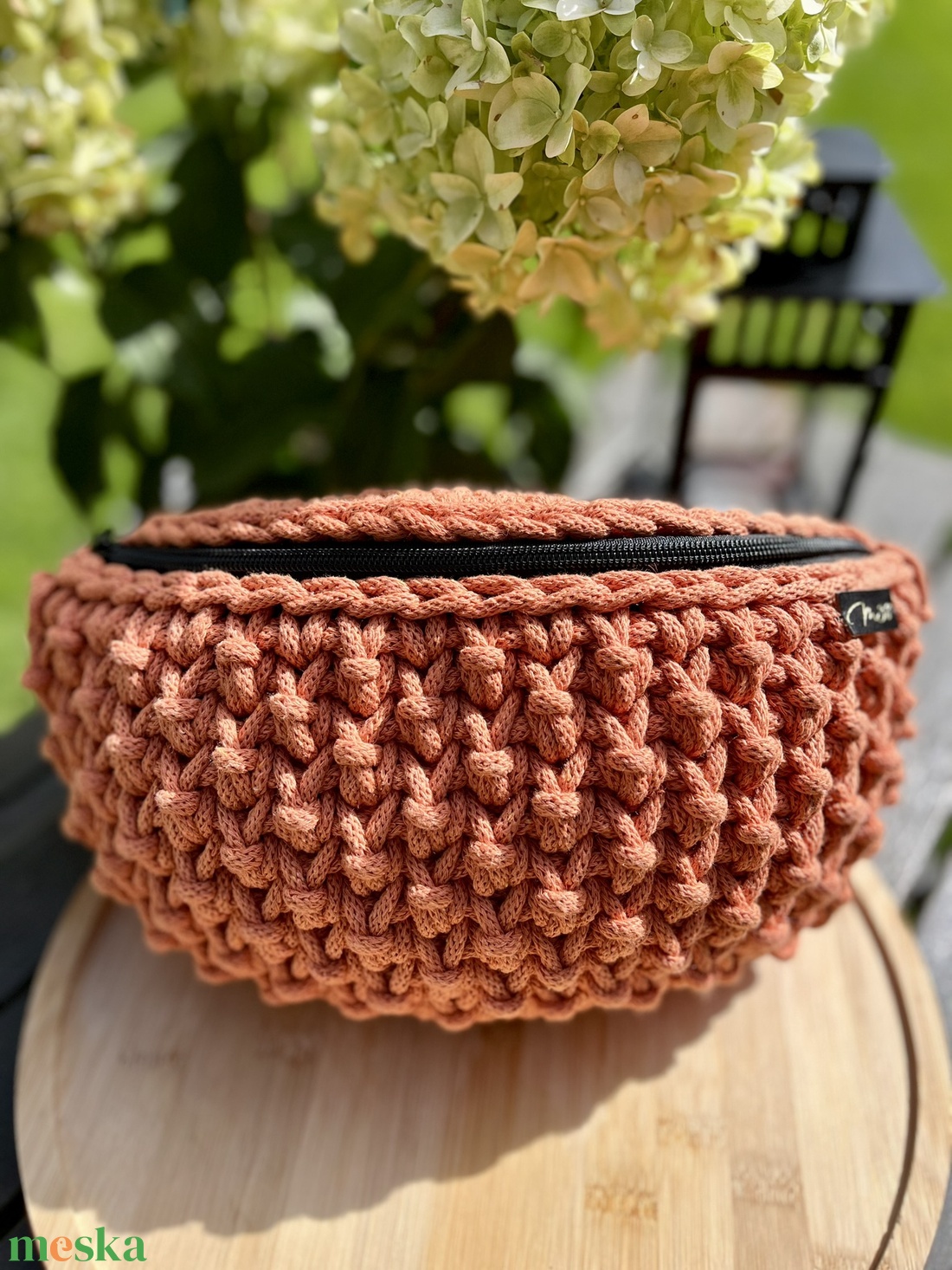 Horgolt búzabogyó övtáska / crossbody - táska & tok - kézitáska & válltáska - vállon átvethető táska - Meska.hu
