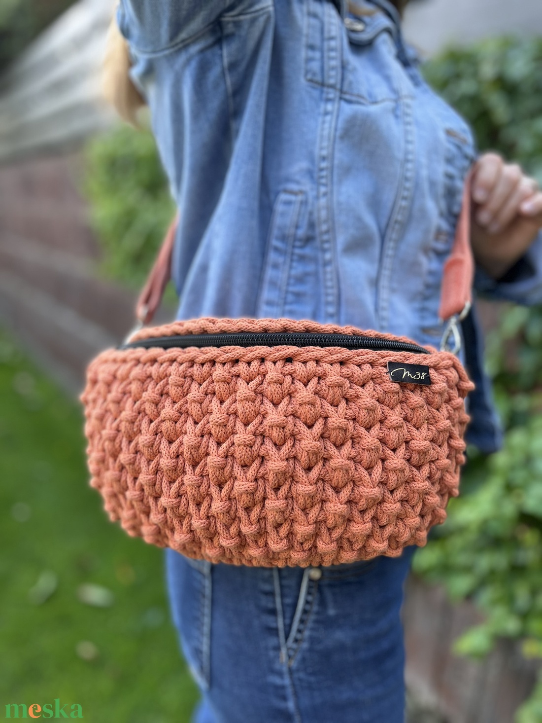 Horgolt búzabogyó övtáska / crossbody - táska & tok - kézitáska & válltáska - vállon átvethető táska - Meska.hu