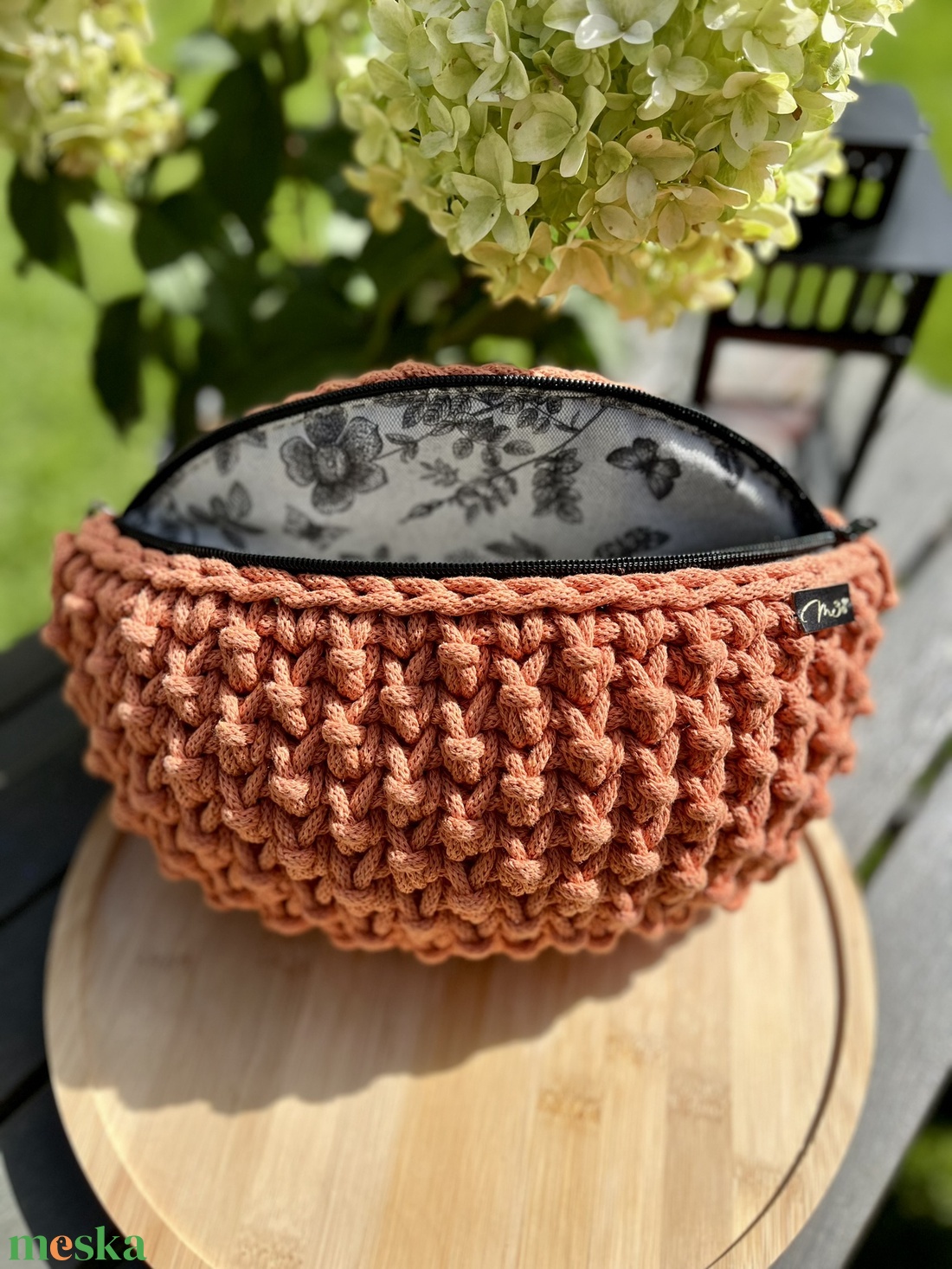Horgolt búzabogyó övtáska / crossbody - táska & tok - kézitáska & válltáska - vállon átvethető táska - Meska.hu