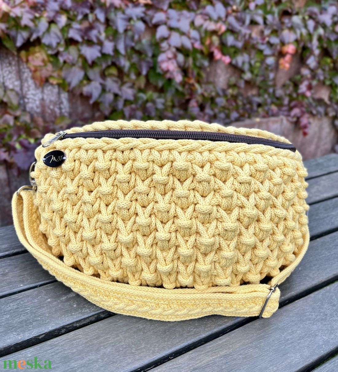 Horgolt búzabogyó övtáska / crossbody (banán szín) - táska & tok - övtáska - Meska.hu