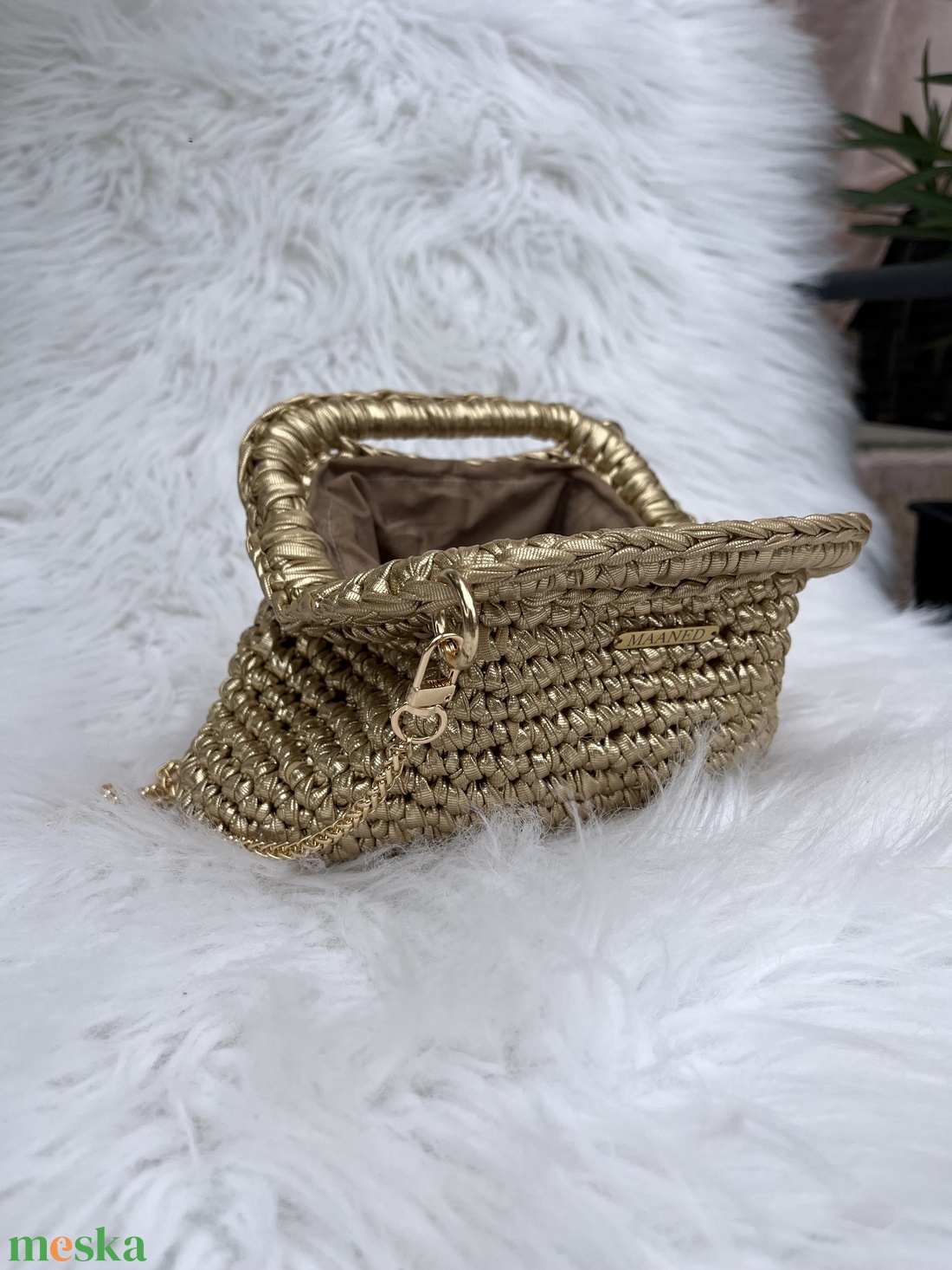 Aranyszínű horgolt alkalmi táska béléssel - MAANED design - táska & tok - kézitáska & válltáska - alkalmi táska - Meska.hu