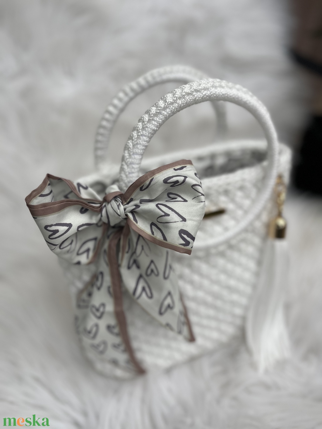 Fehér kézitáska selyemsállal - MAANED design  - táska & tok - kézitáska & válltáska - alkalmi táska - Meska.hu