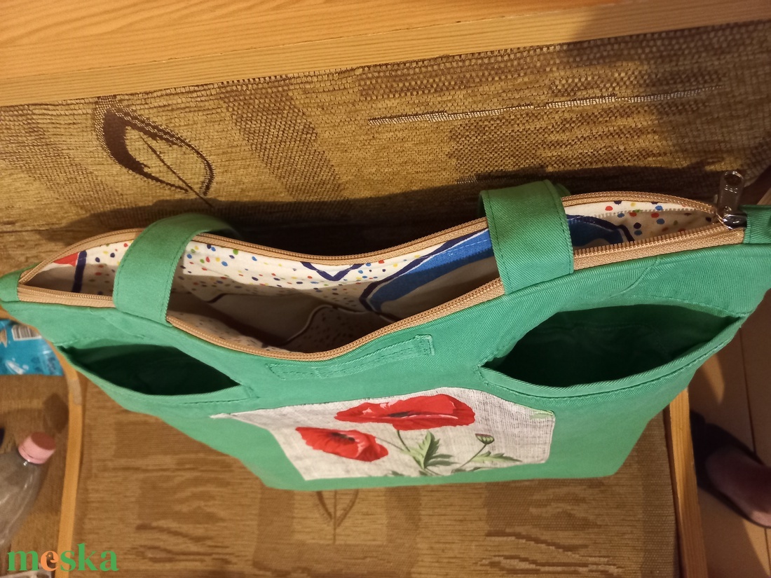 Válltáska pipacs mintával - táska & tok - bevásárlás & shopper táska - kenyeres zsák - Meska.hu